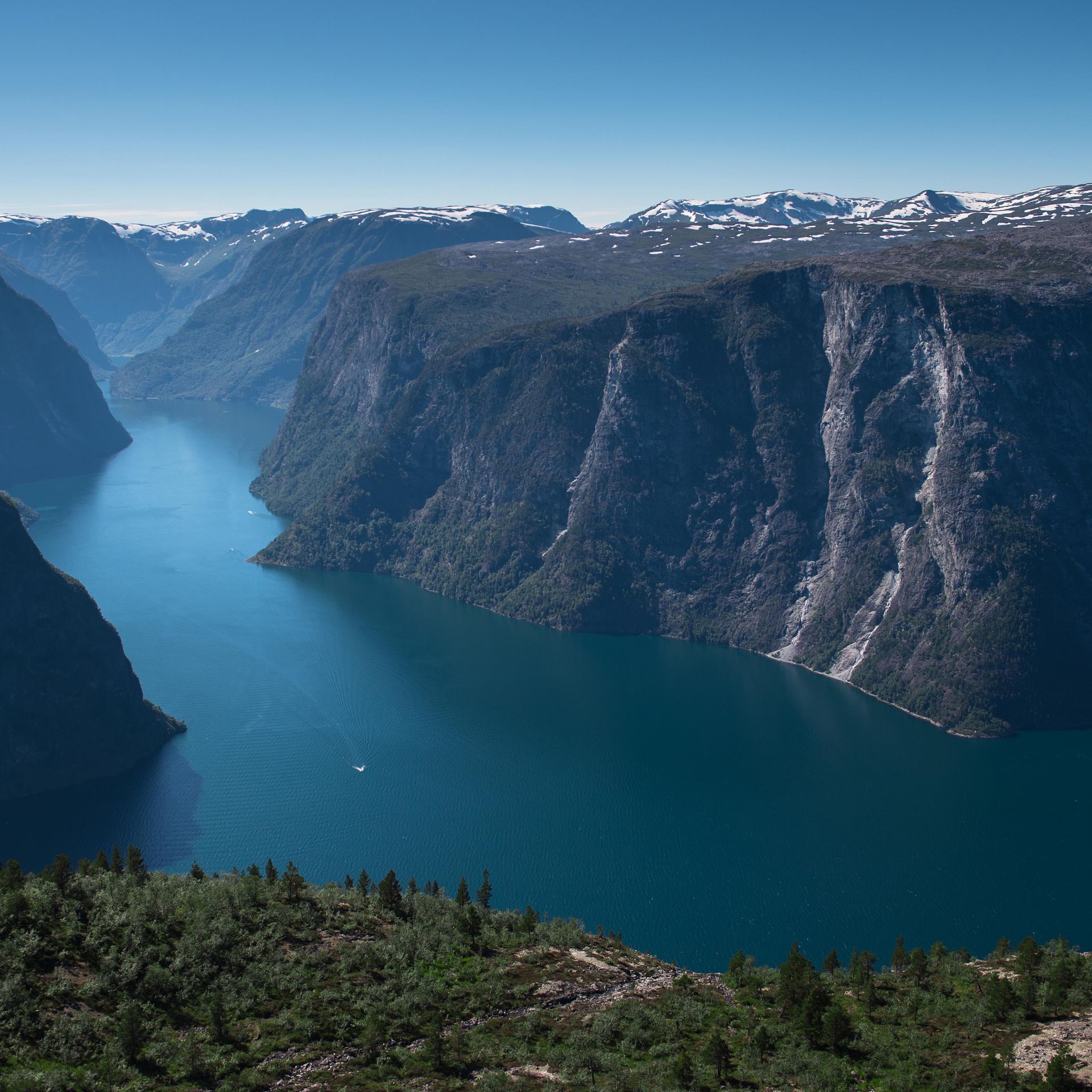 naroyfjorden-naeroyfjord-sverre-hjrnevik-fjord-norge-as-bd.jpg