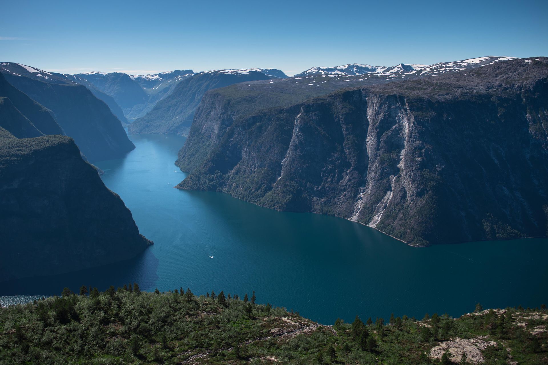 naroyfjorden-naeroyfjord-sverre-hjrnevik-fjord-norge-as-bd.jpg