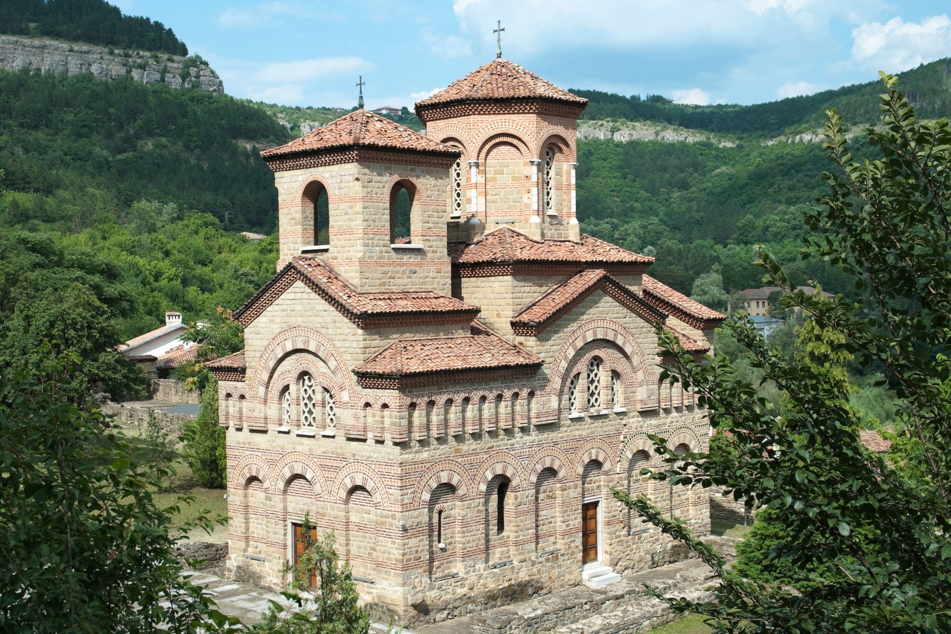 veliko-tarnovo-bulgarie-thinkstock.jpg