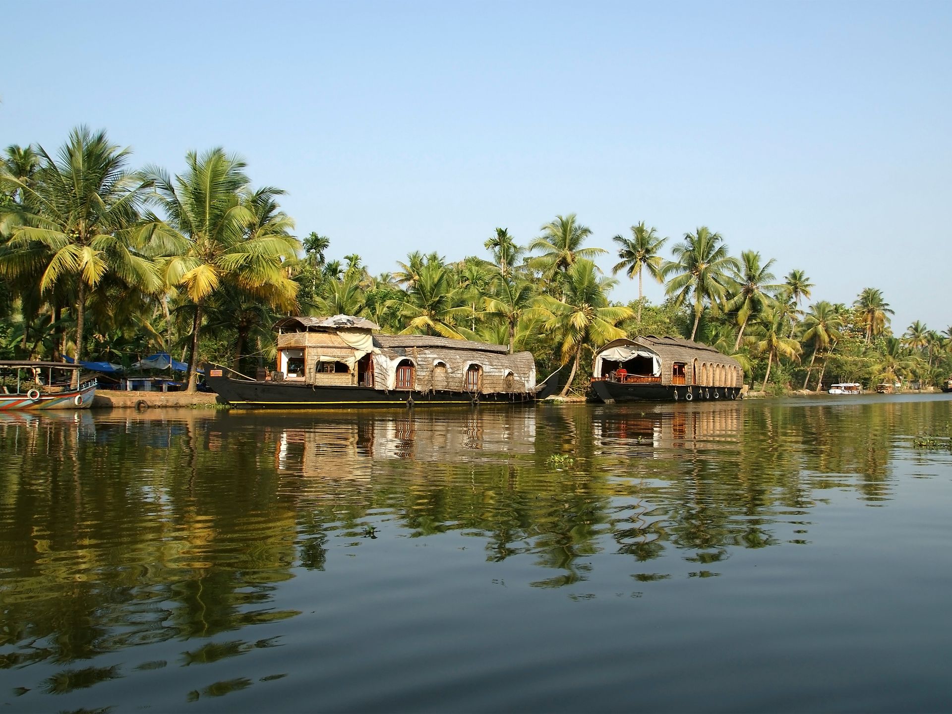 house-boat-in-the-kerala-india-backwaters-inde-thinkstockphotos.jpg