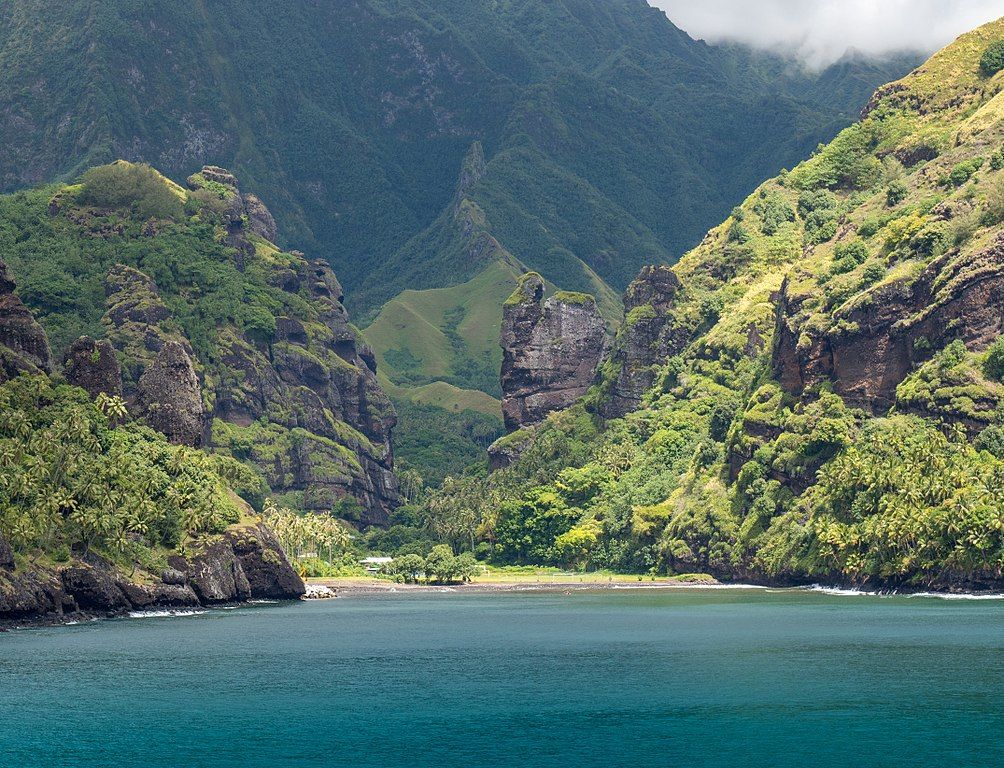hanavave (fatu hiva).jpg
