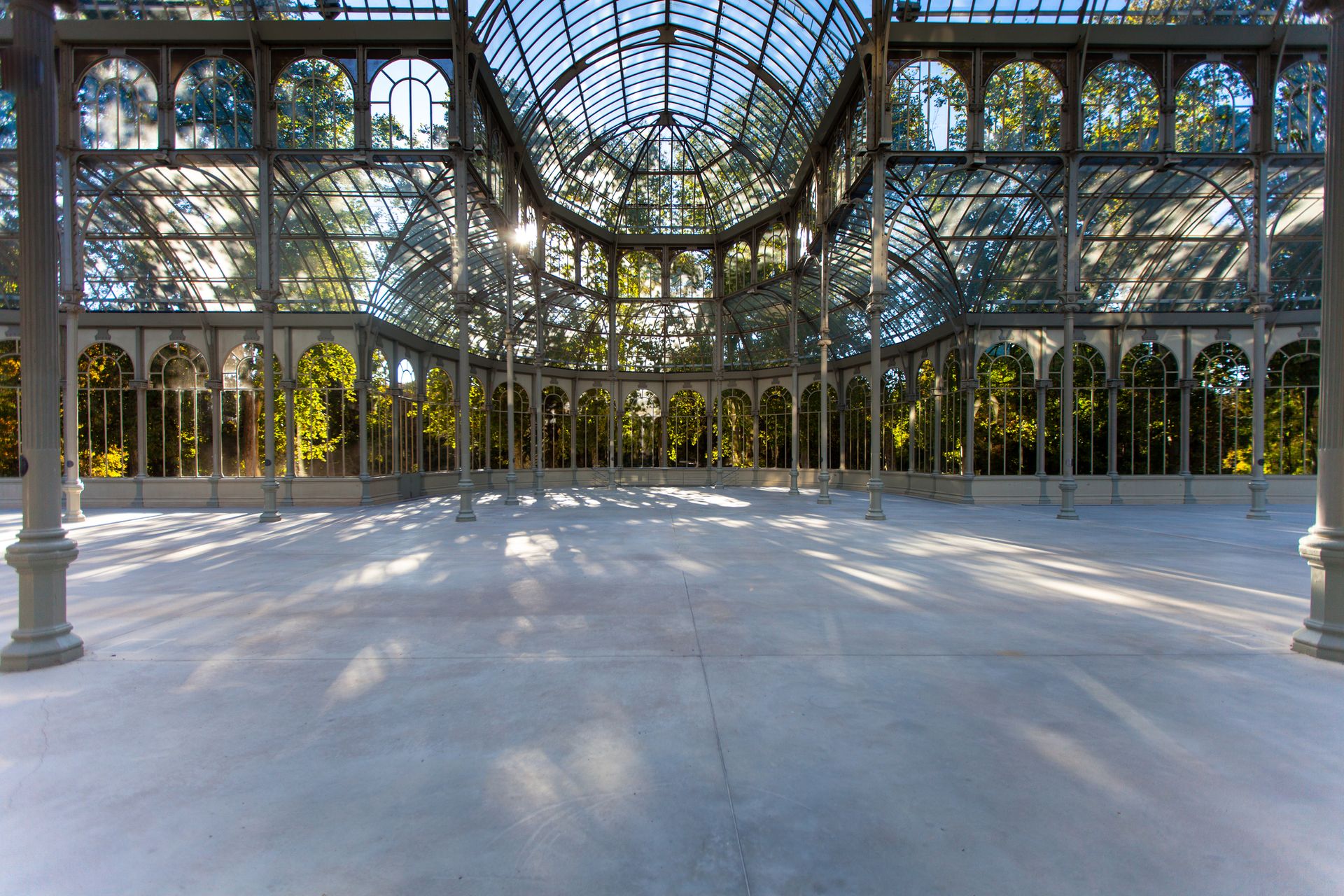 Le palais de cristal dans le parc du Retiro, Madrid - Espagne ©iStock