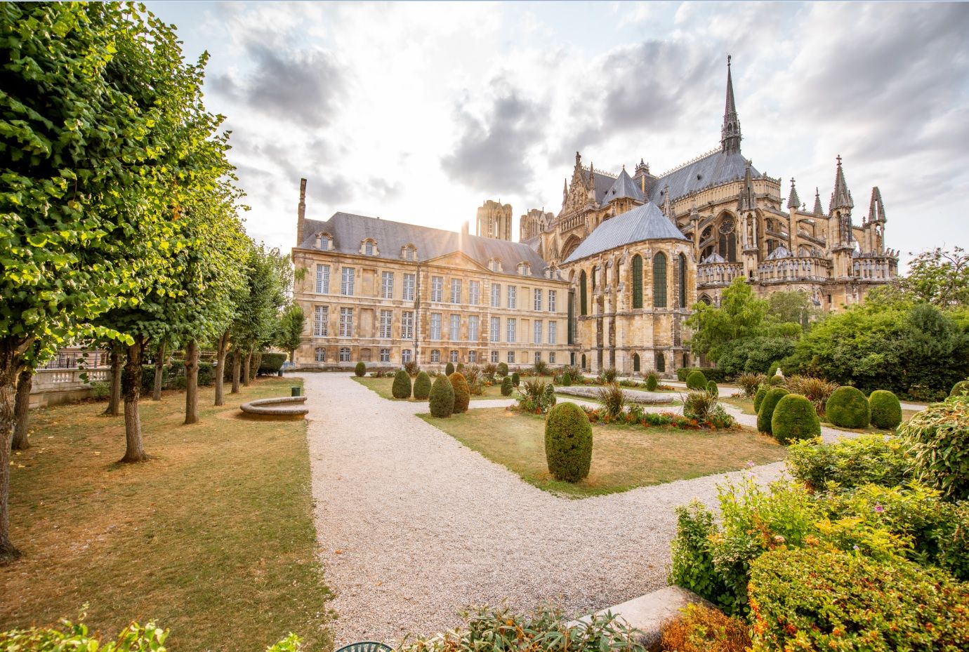 Jardins de la cathédrale Notre-Dame de Reims - France