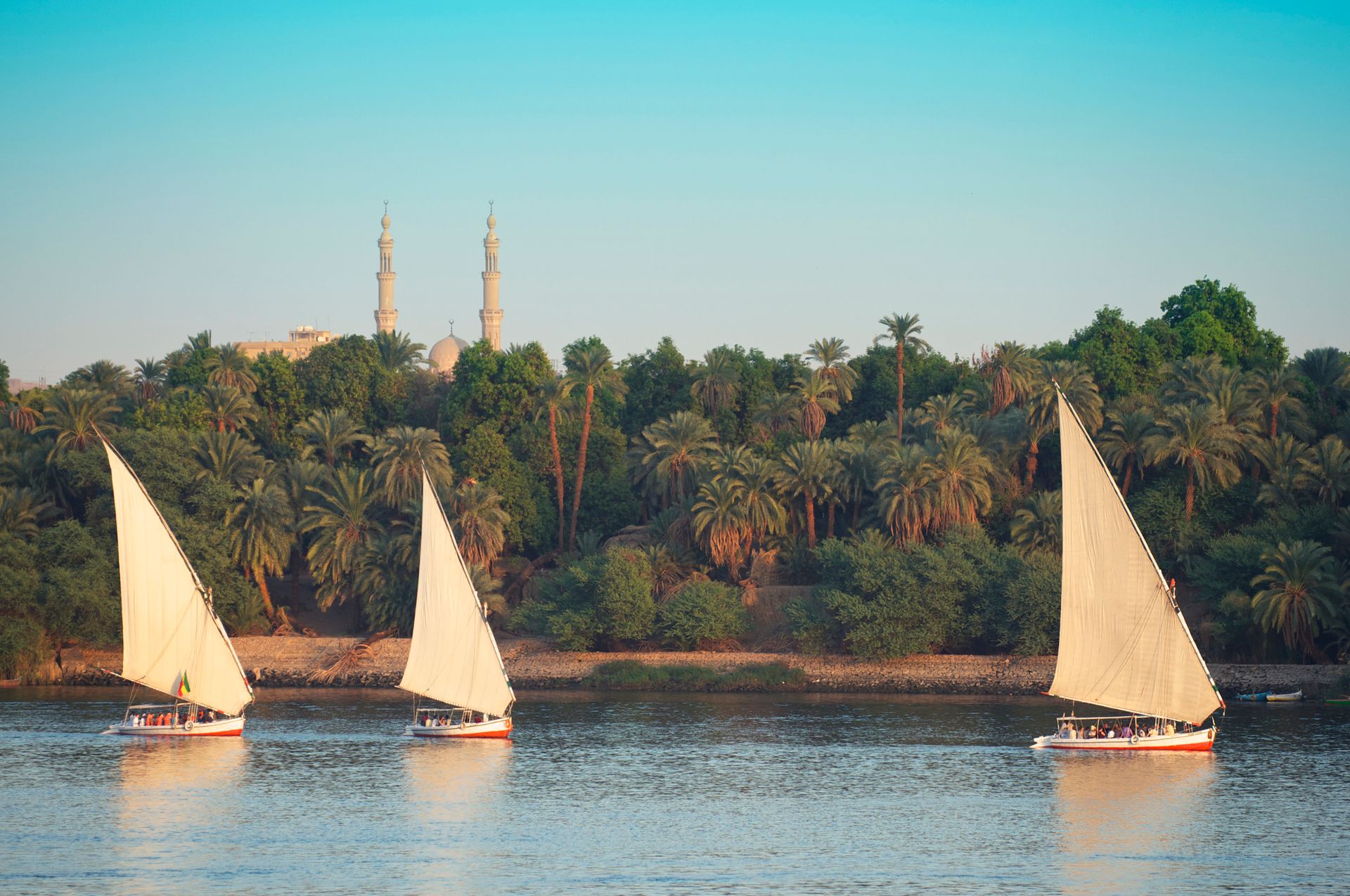 Felouques sur le Nil, Assouan - Égypte ©iStock