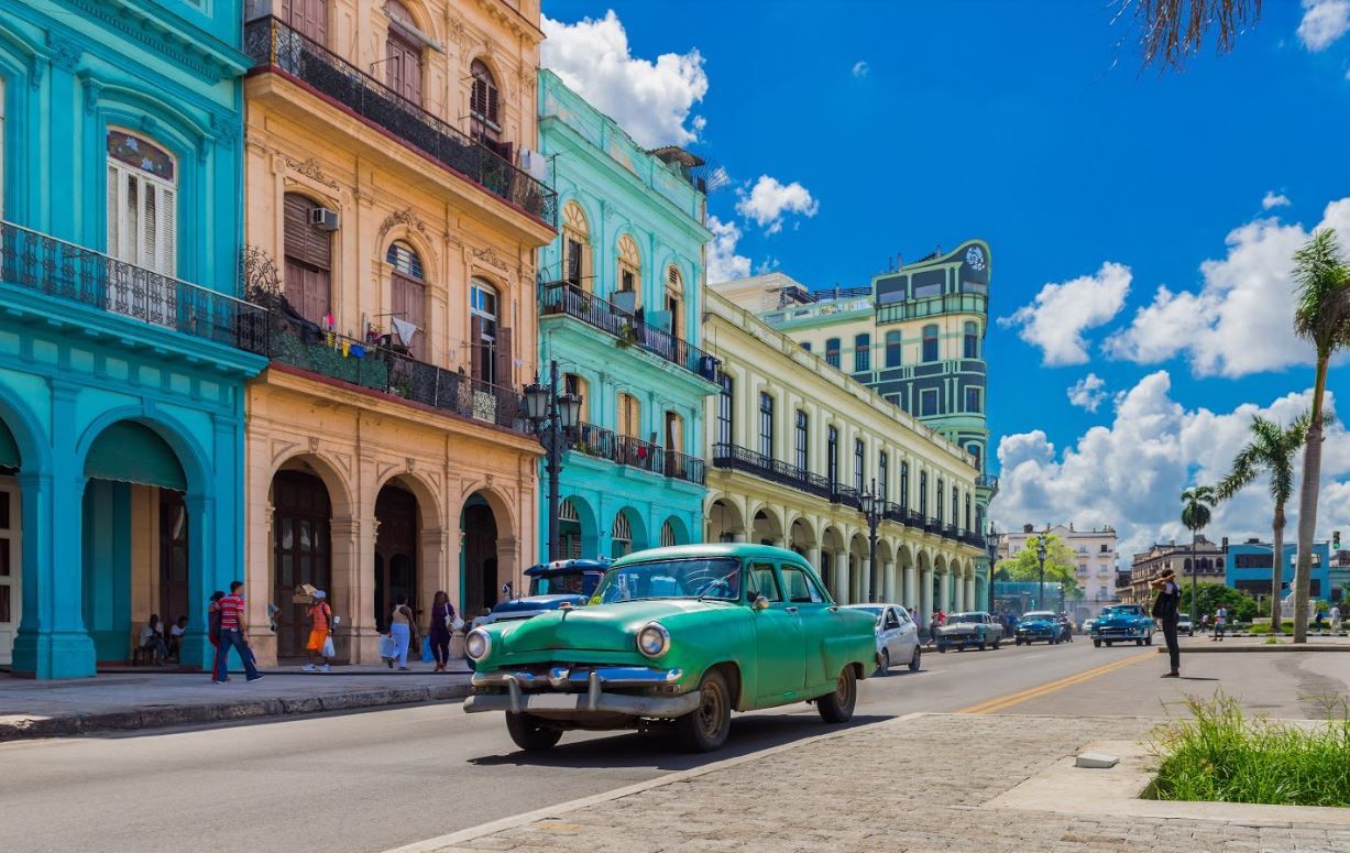 Voiture américaine, centre-ville de La Havane