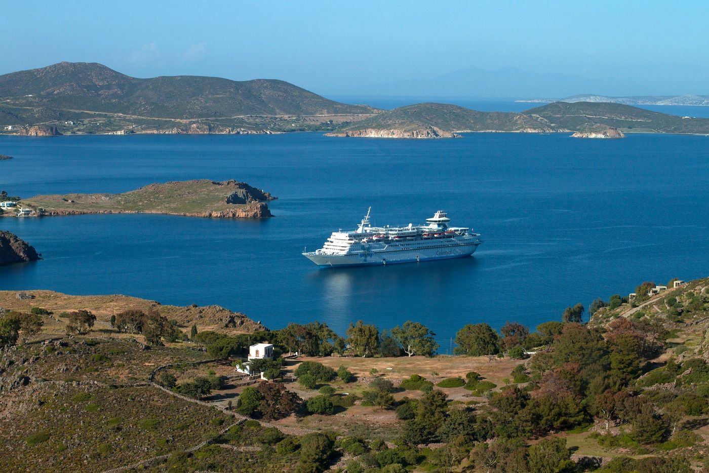 Le Celestyal Olympia sur rade à Patmos ©Celestyal
