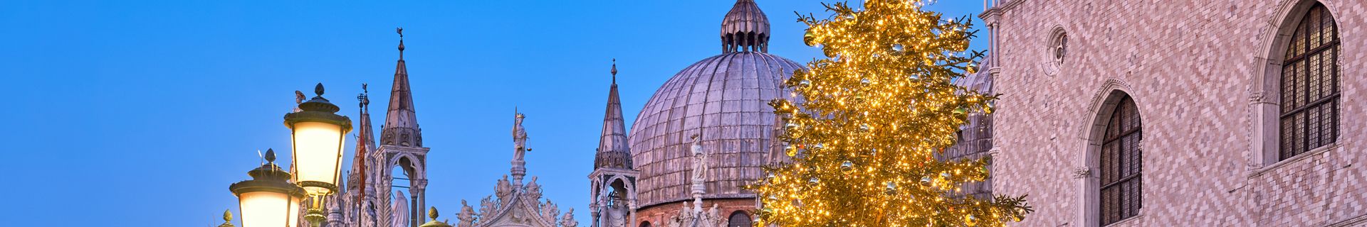 Place saint Marc et palais des Doges aux décors de Noël