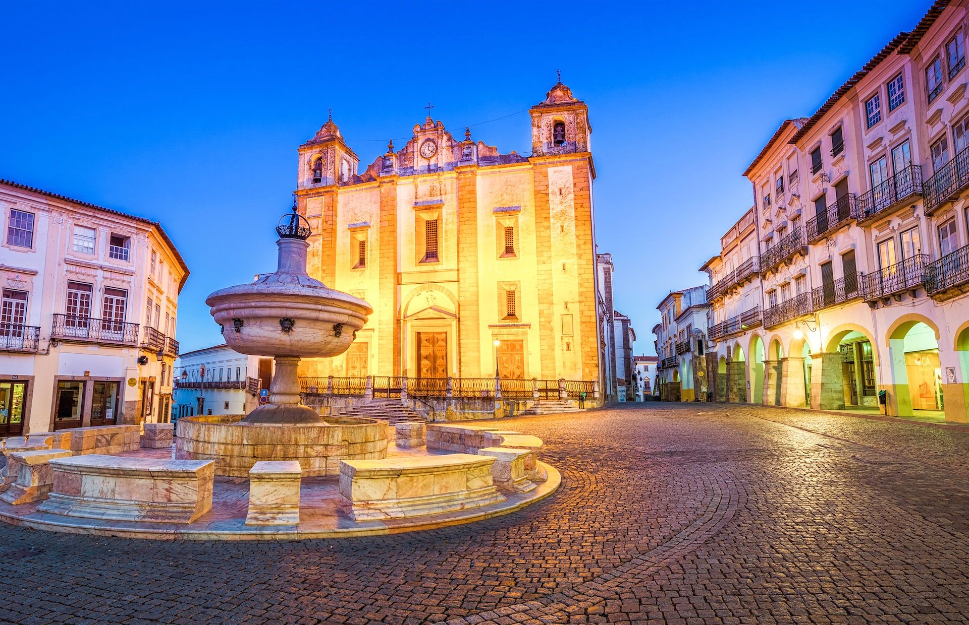 Place Giraldo, Evora - Portugal