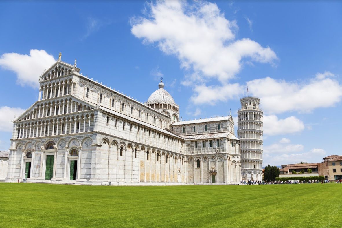 Cathédrale et Tour de Pise - Italie ©thinkstochphotos