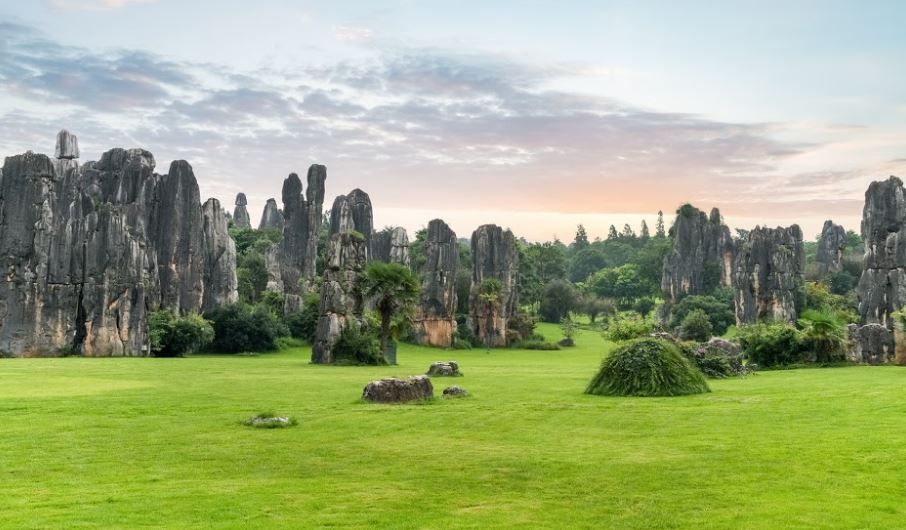 Forêt de Pierre à Shilin - Yunnan - Chine © iStock
