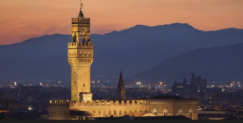 Vue sur le palazzo Vecchio, Florence - Italie  © iStock
