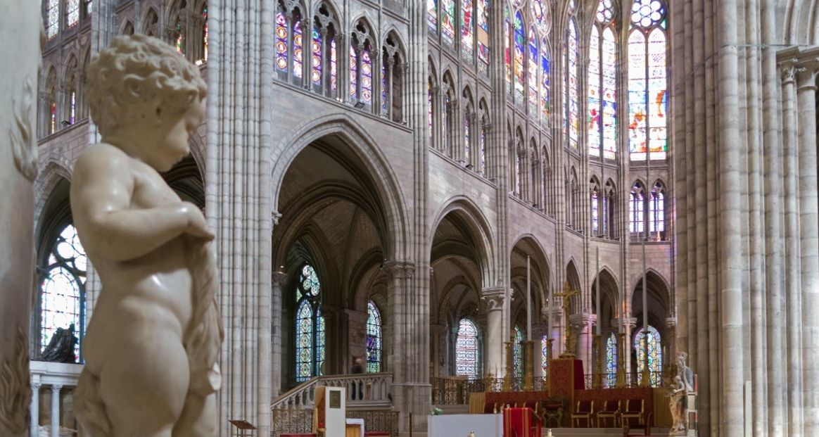 Intérieur de la basilique Saint-Denis, Île-de-France - France