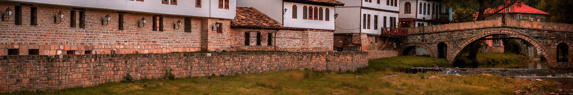 Vue sur la tour du village de Zheravna - Bulgarie